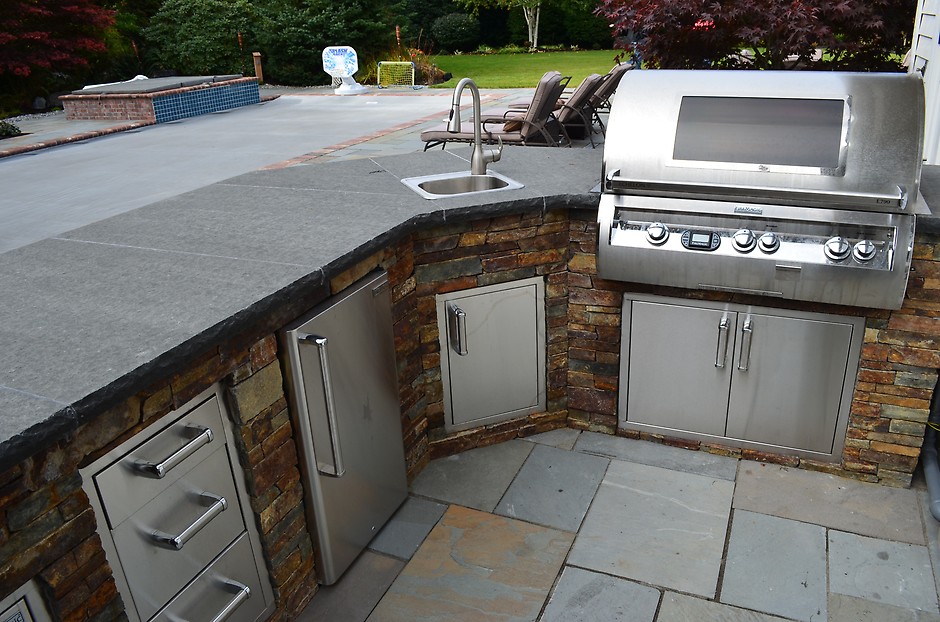 7 Tips For Designing The Best Outdoor Kitchen