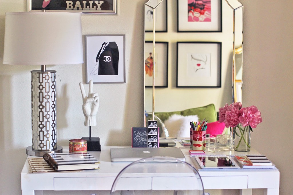 12 Super Chic Ways To Decorate Your Desk,How To Design An Office Chair