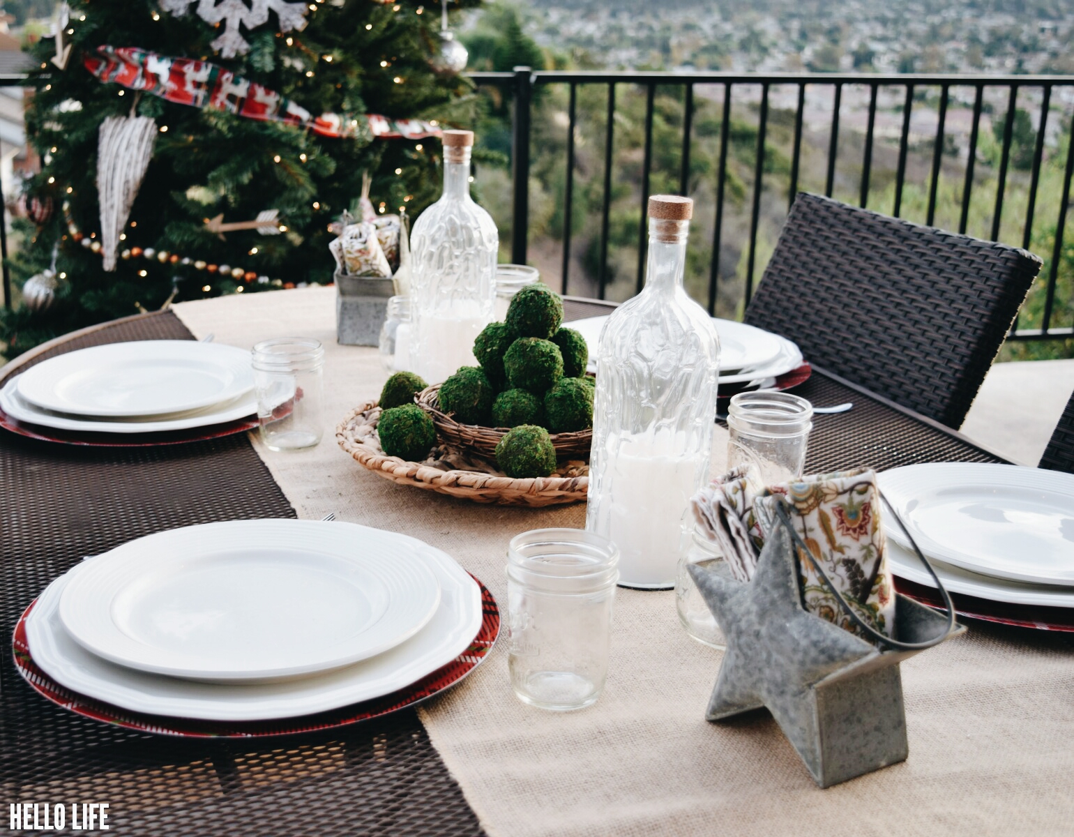 Casual Holiday Dinner Outdoors! #michaelsmakers #madebymichales #makeitwithmichaels