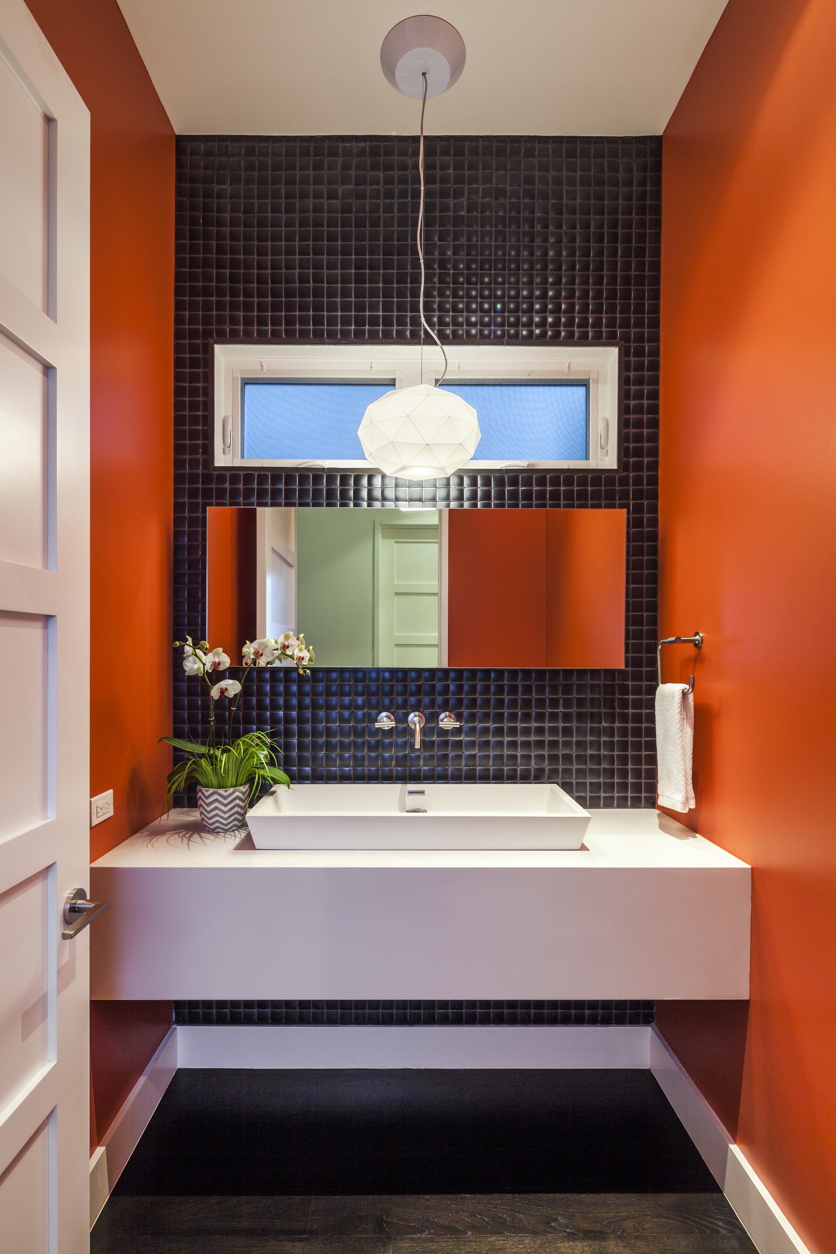 Martine Paquin Design - Spruce up the guest bathroom