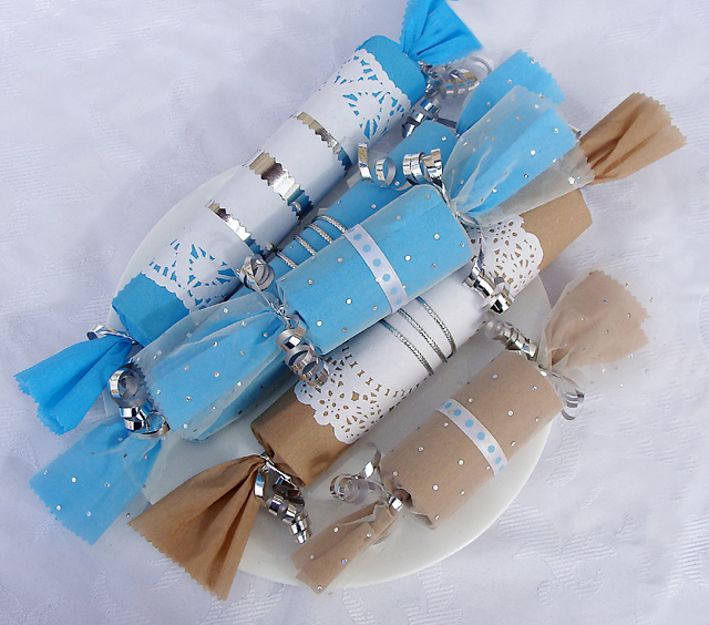 Creative Jewish Mom - DIY Hanukkah gift poppers
