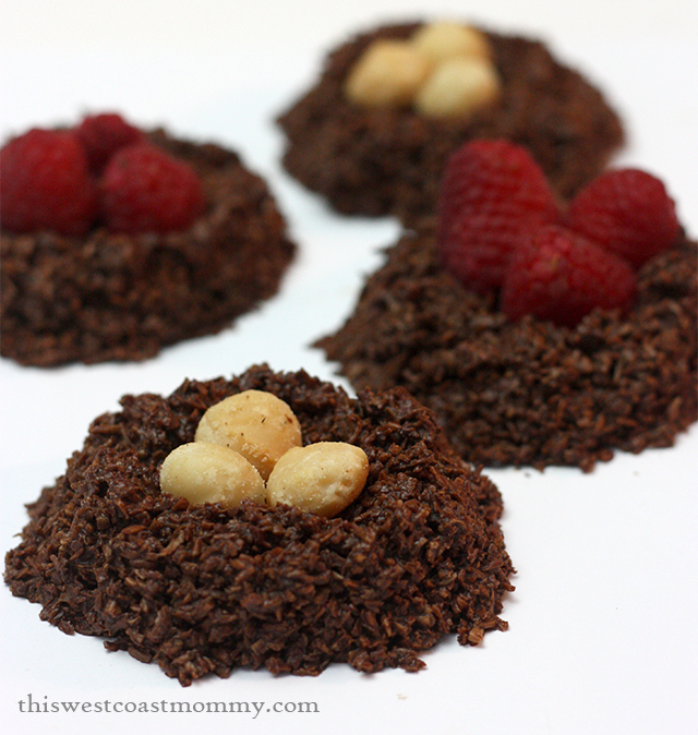 This West Coast Mommy no bake dark chocolate Easter cookies