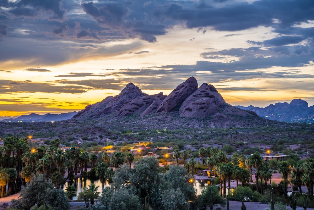 Phoenix, Arizona: The red sandstone buttes of Papago Park after sunset