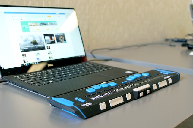 Visually impaired laptop