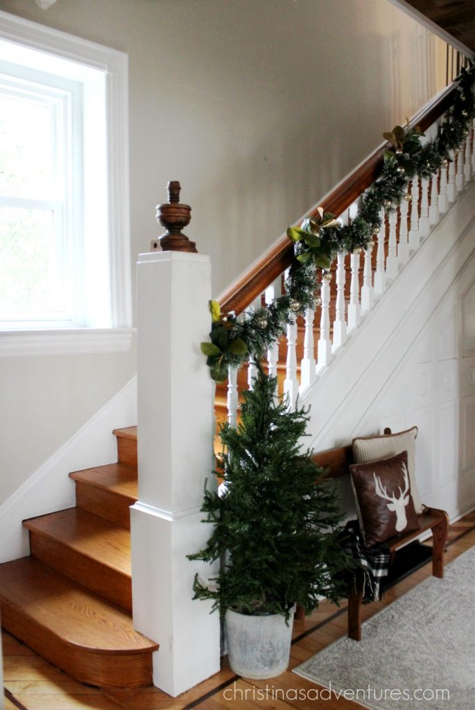 How-to-hang-garland