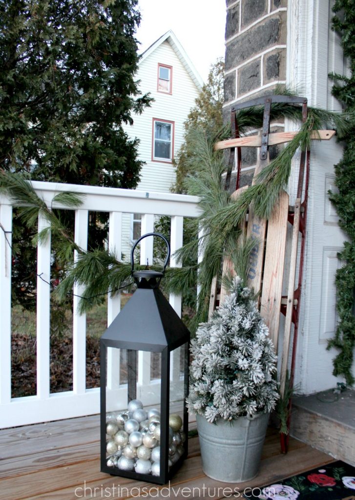 good-idea-for-front-porch-christmas-decorations-rs